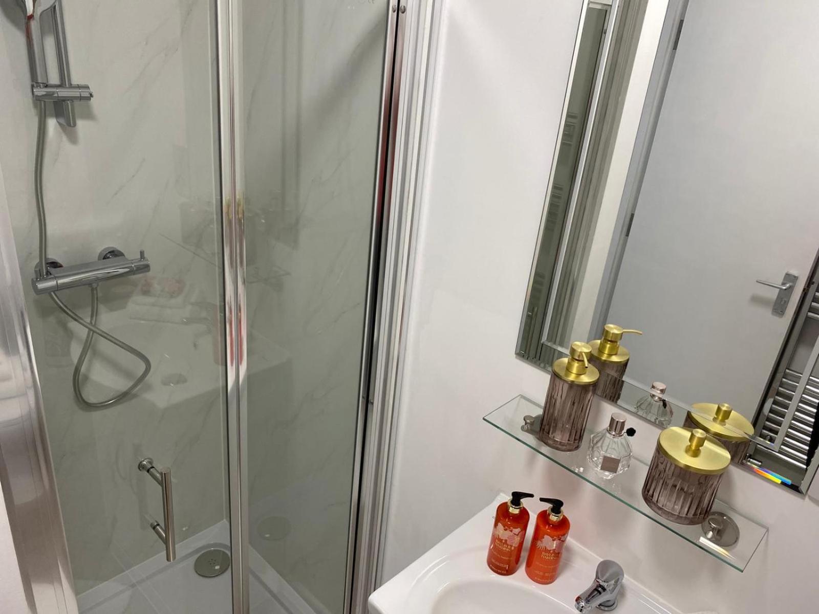 Stylish Apartment In Watford Watford  Eksteriør bilde