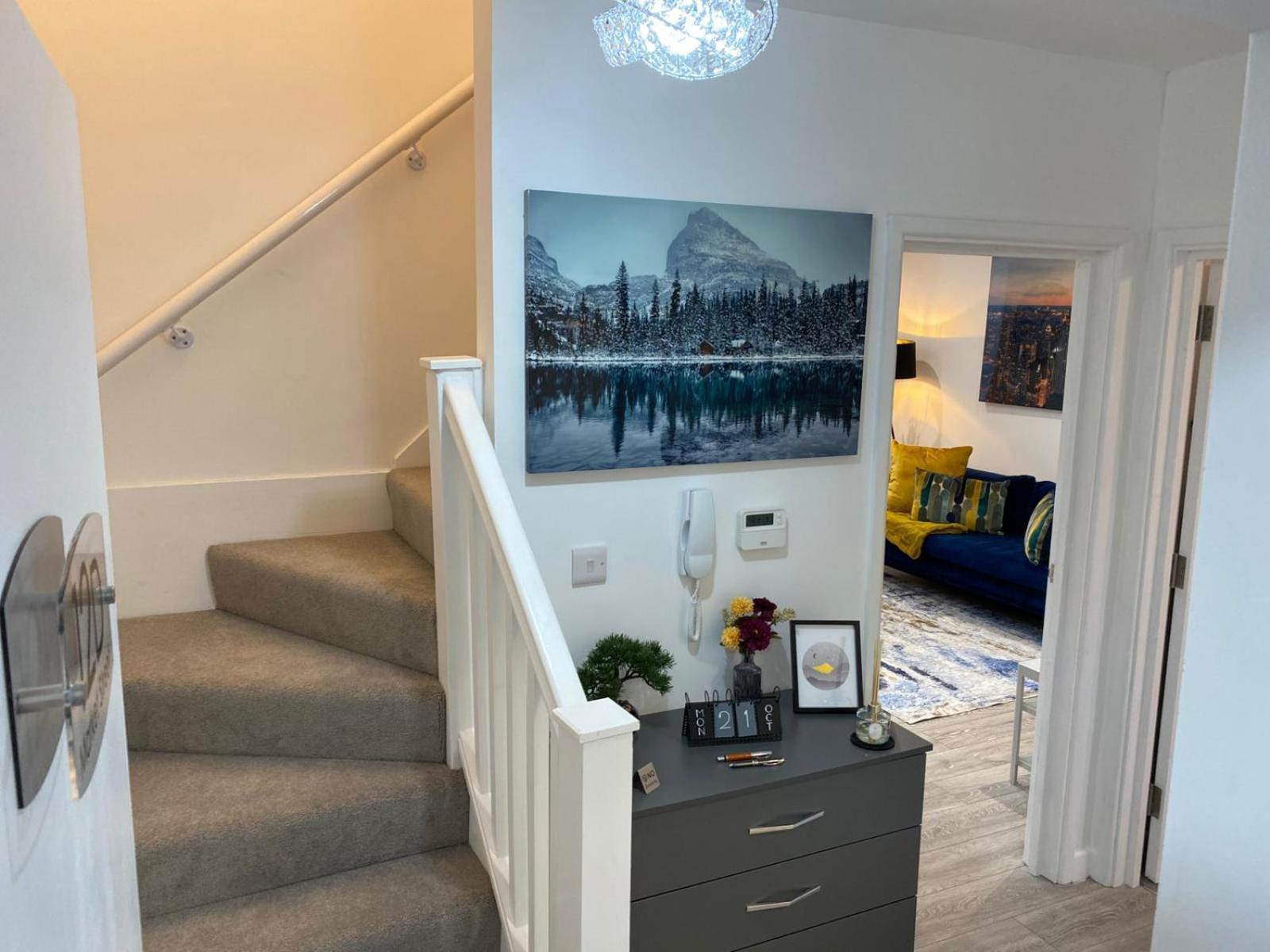 Stylish Apartment In Watford Watford  Eksteriør bilde